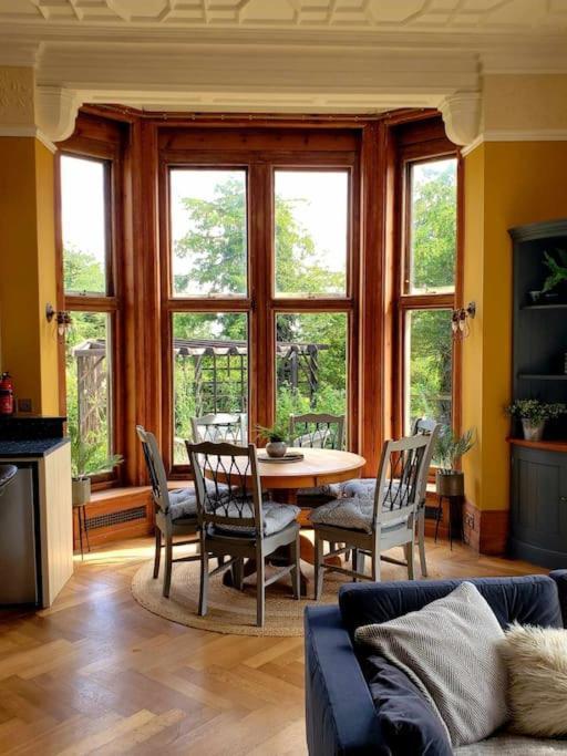 3 Bedroom 3 Bathroom Ground Floor Condo With Veranda Reigate Exteriör bild