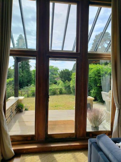 3 Bedroom 3 Bathroom Ground Floor Condo With Veranda Reigate Exteriör bild